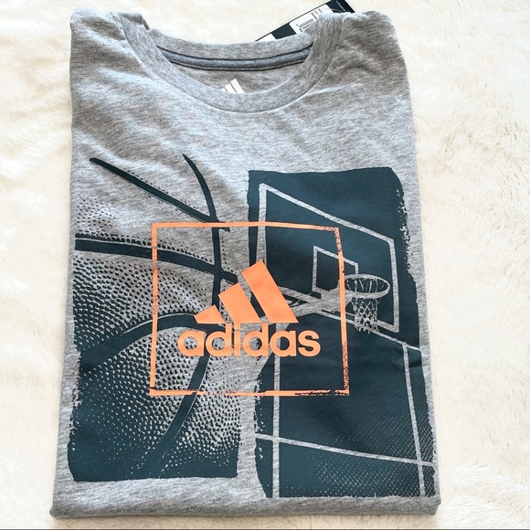 🆕Boys ADIDAS Short Sleeve Basketball Graphic T-Shirt - Picture 8 of 9
